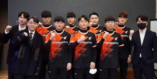 美国则呈现 美国则呈现