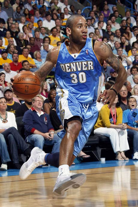 侧翼切入 侧翼切入